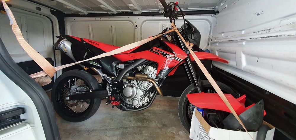 Honda crf250m.