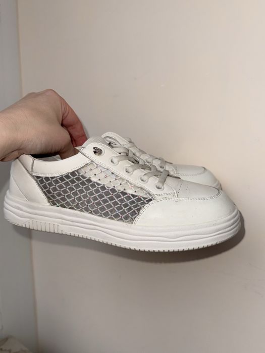 Кеды б/у белые . Очень удобные