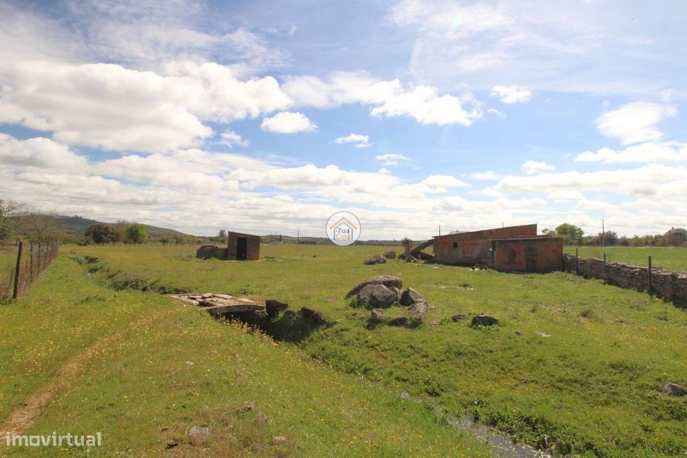 Terreno Rústico Urbanizável com 11.750 m2, Localizado em Motrinos em d