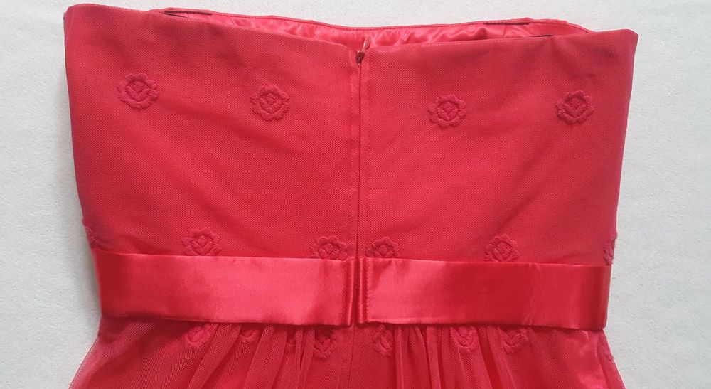 Śliczna sukienka marki VERA MONT, rozmiar 34 (XS)