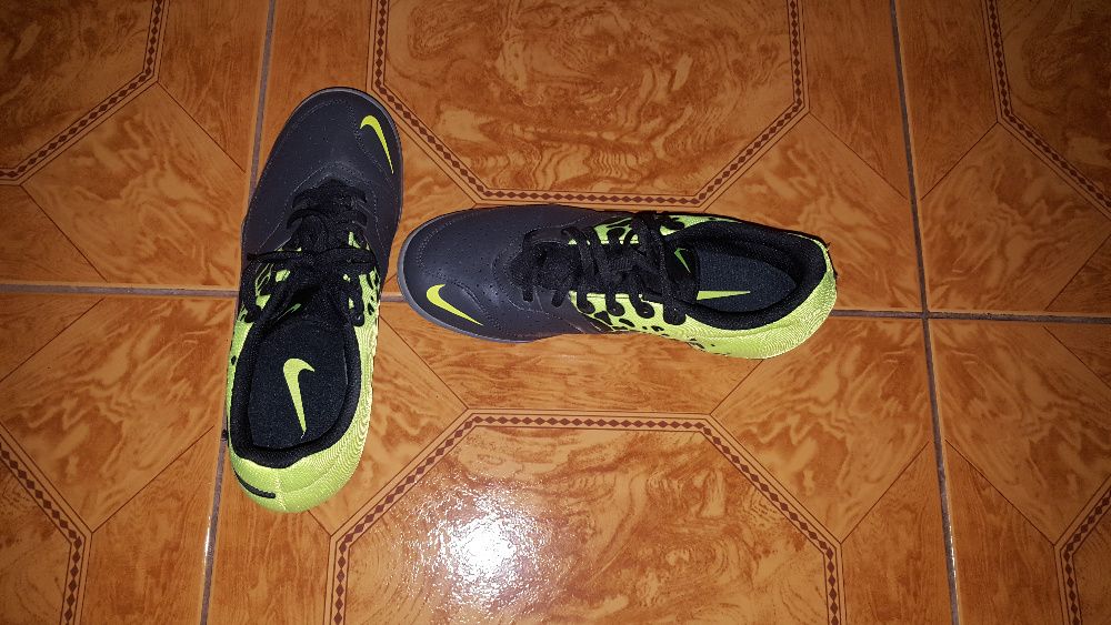 calçado - sapatilhas / tenis - NIKE – tamanho 38 / 39 / 40