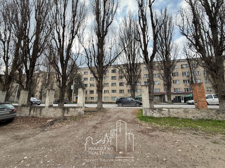 Продам окремо збудовану 3-и поверхову будівлю