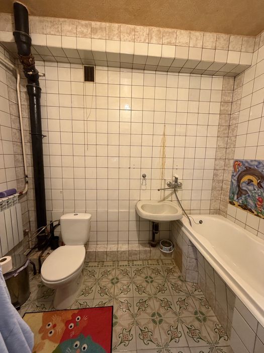 Продам дом кирпичный из 2х этажей.ХТЗ.