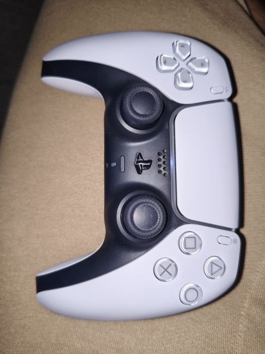 Pad do konsoli PlayStation 5 " jak nowy "