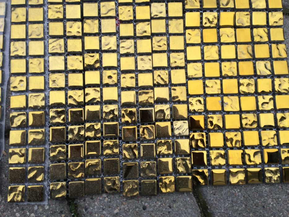 sztukateria szklana złota