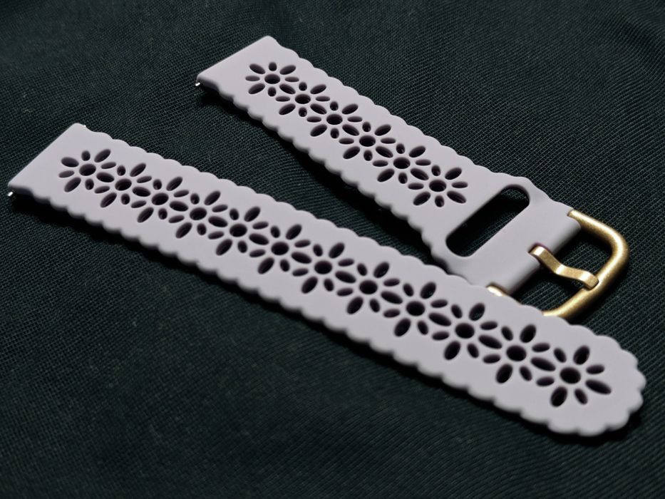 Prześliczna delikatna silikonowa opaska. Rozmiar 20mm