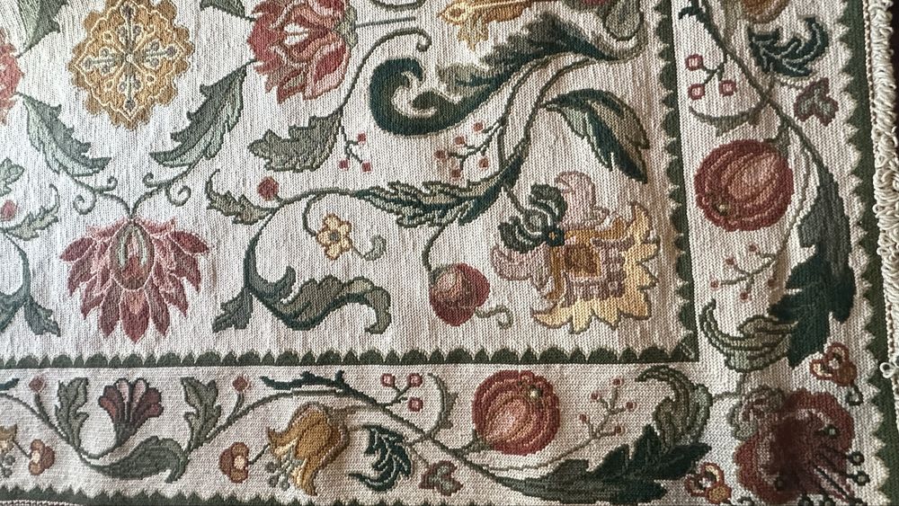 Tapete de Arraiolos verdadeiro feito a mão com ponto fino