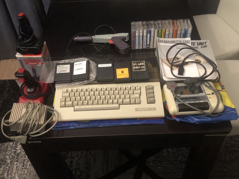 Zestaw Commodore 64 retro, nostalgia