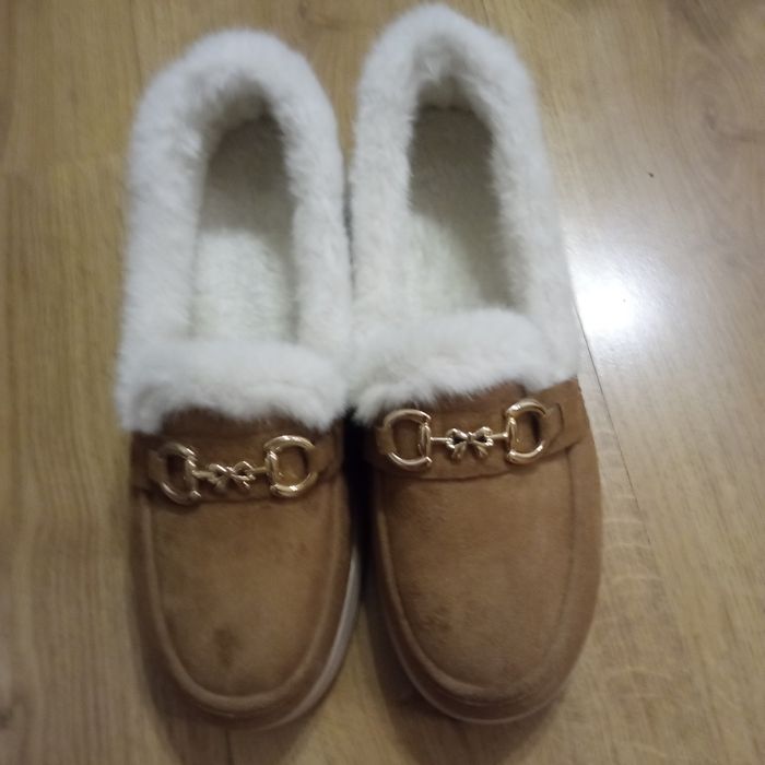 Półbuty damskie  z futerkiem