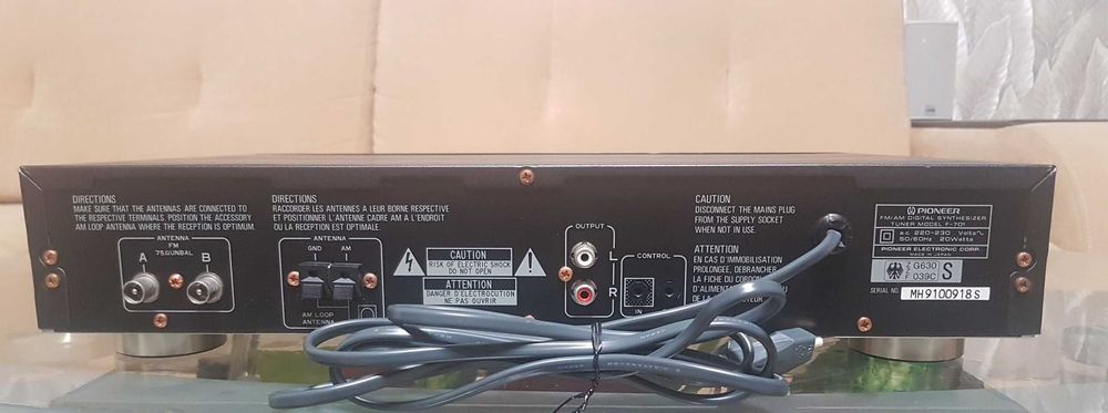 Тюнер Pioneer F-701 AM/FM Digital Synthesizer made in Japan