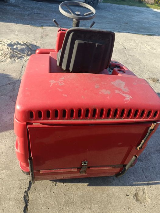 Sprzedam zamiatarkę samojezdną