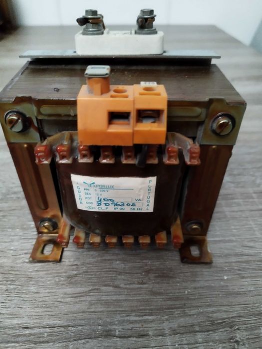 Transformador Primário 220V, Secundário 12V - 33A, (400VA).