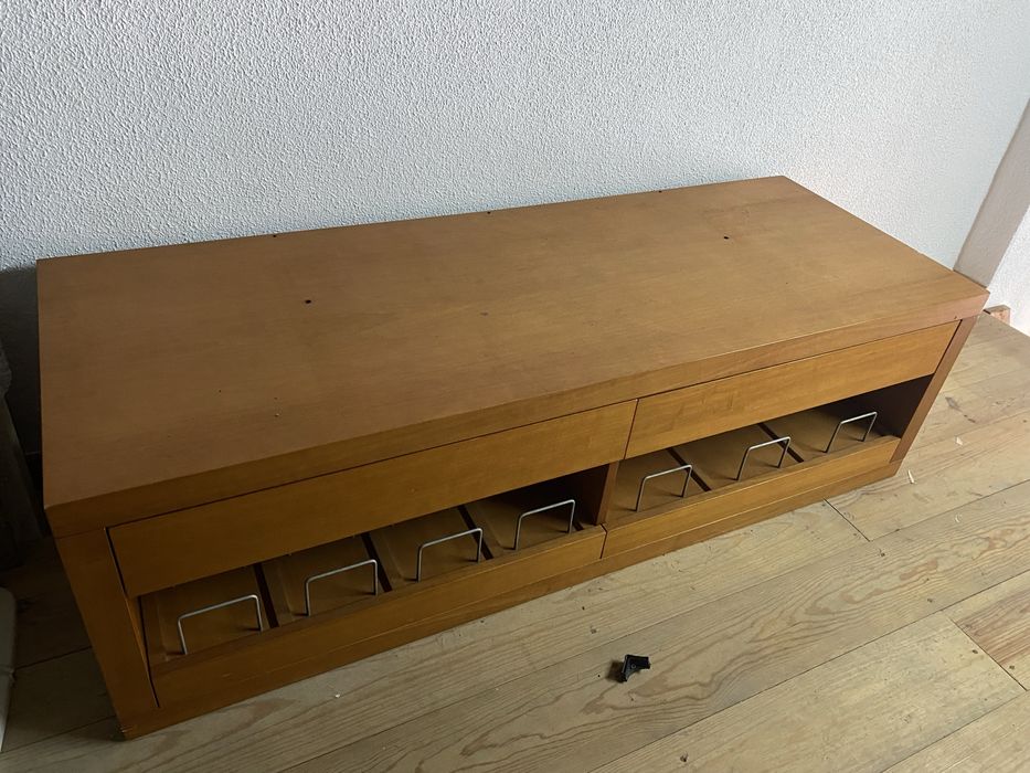 Movel de cd’s e dvd’s