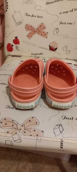 Продам "Crocs" для девочки.