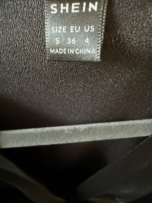 Czarna sukienka mini rozmiar 36