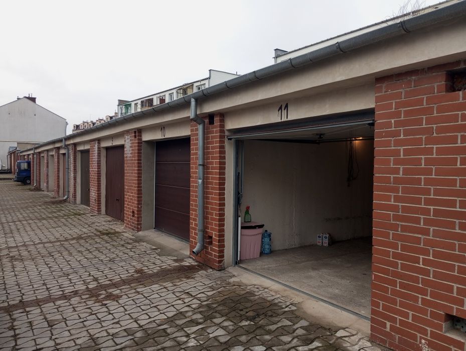 Garaż murowany 19,80m²  w zabudowie szeregowej