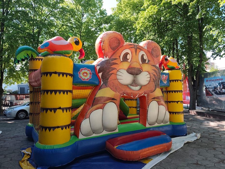 Zamek dmuchany dla dzieci skakaniec dmuchaniec zoo ze zjeżdżalnią tygrys na eventy imprezy festyny