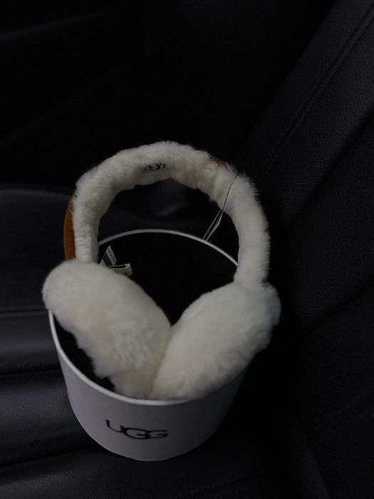 Хутряні замешеві UGG навушники рижі коричневі чорні