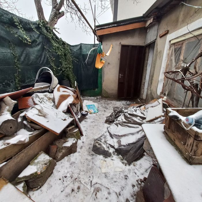 Малиновский рынок участок угловой 1сотка +строение