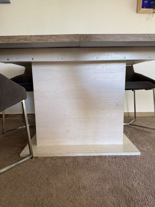 Mesa com 6 cadeiras