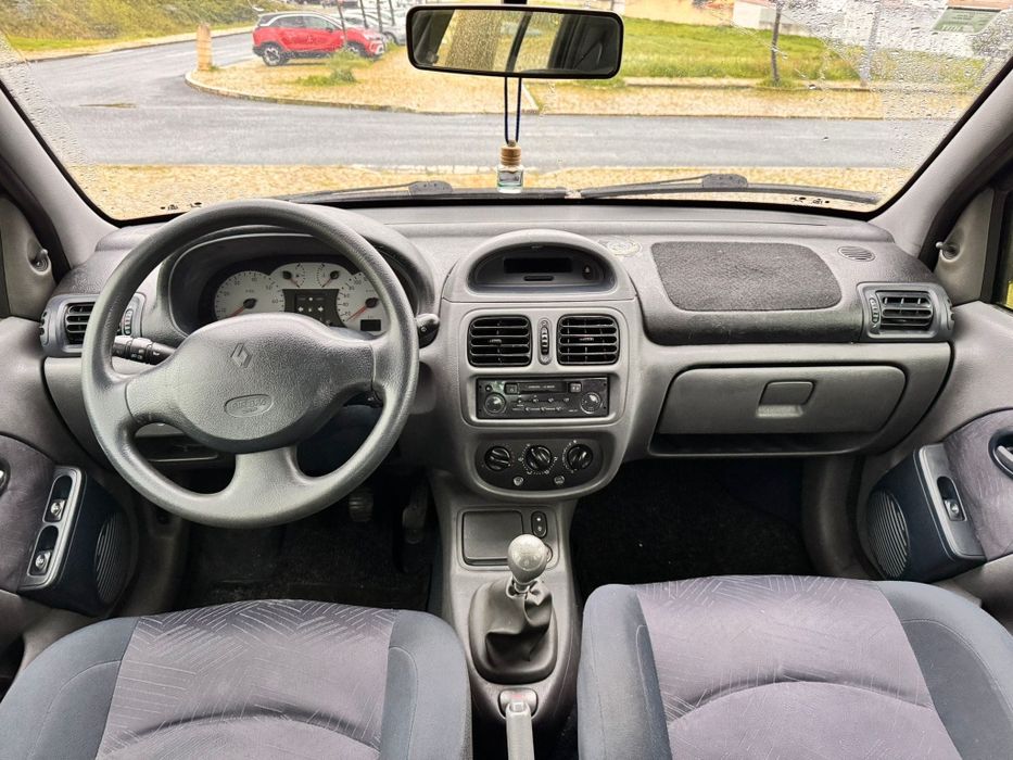 Renault clio ano 2001