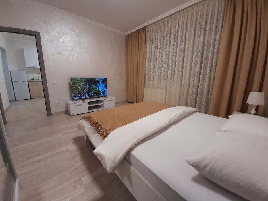 LUX апартаменти в центрі міста з балконом та парковкою