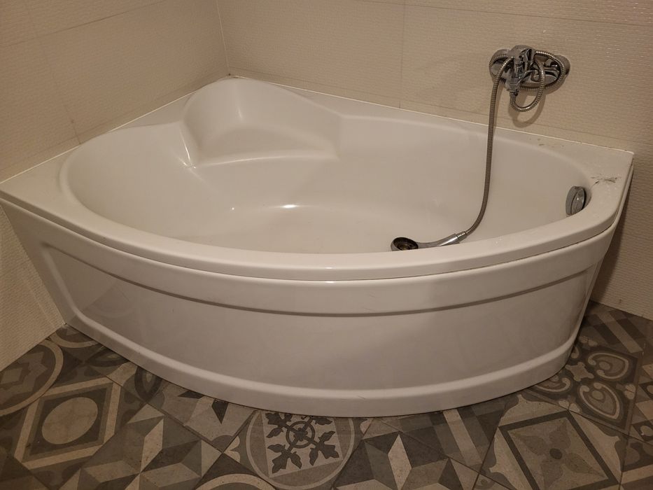 Oddam wannę narożną- Warszawa