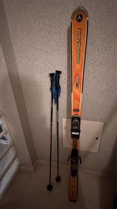 Skis de 160cm com batons