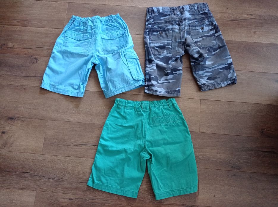 3 × Krótkie spodenki spodnie chłopięce r. 140 zielone moro