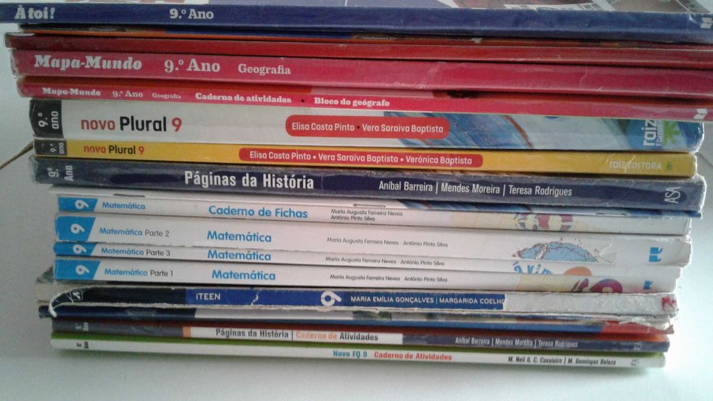 19 Manuais escolares do 9º ano