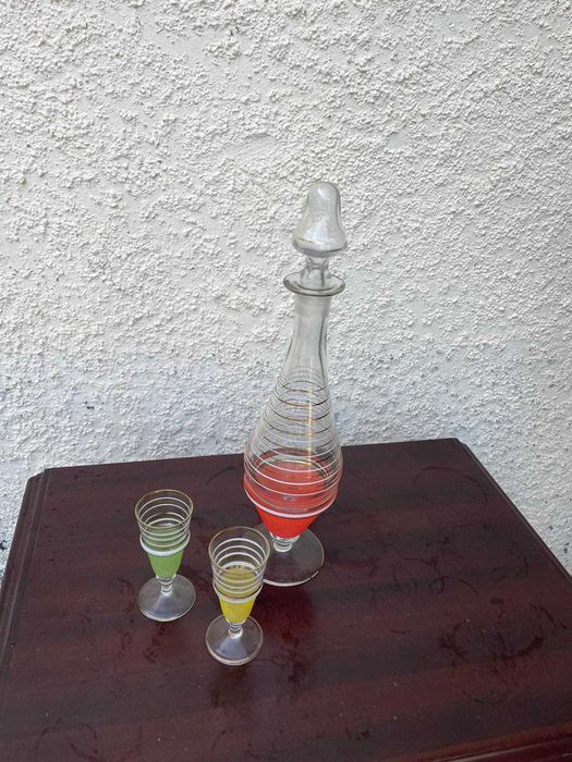 Vendo conjunto de copos de vidro