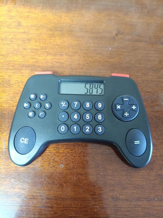 Калькулятор-джойстик Gamepad Style |