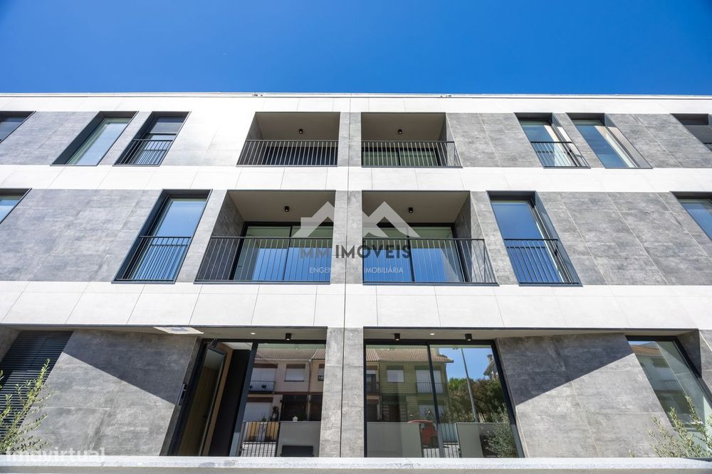 Apartamento T1 Novo |  Polo Universitário  | S. João | Varanda | Garag