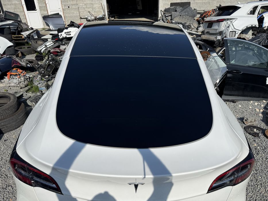 Розборка розбірка запчастини Tesla Model Y Тесла Модель У білий колір перламутр PPSW все в рідній фарбі.