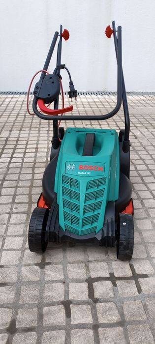 Corta relva Bosch Rotak 32 ki