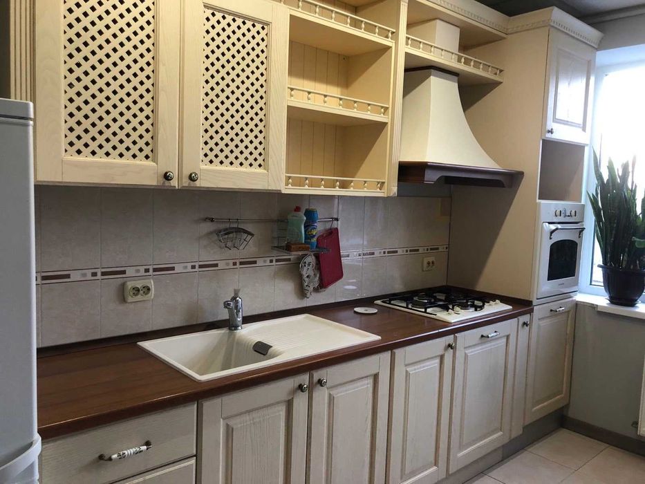 Сдам 3 комн,в Центре/ Успенский переулок.Рядом сквер, бювет!