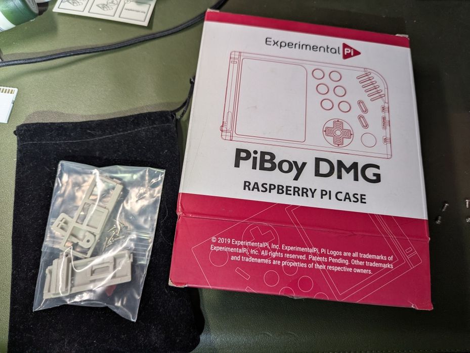 Raspberry Pi 4 кейс Gameboy