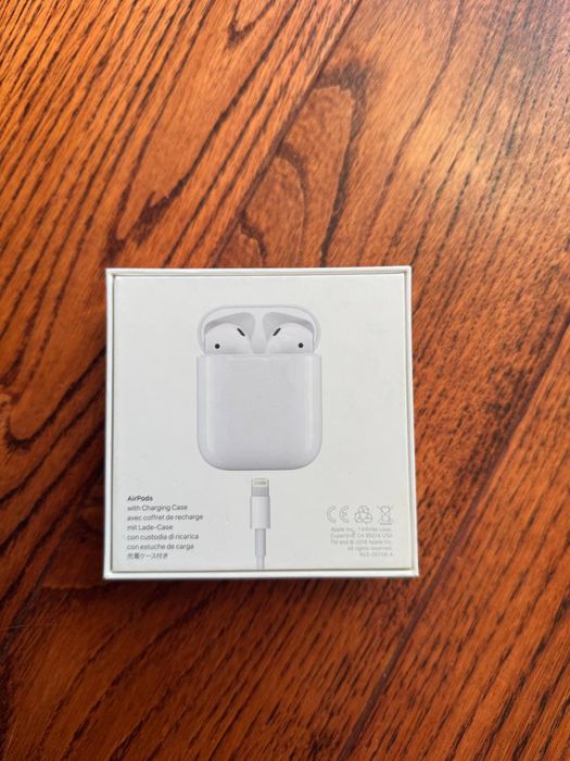 Apple AirPods (1-го покоління)