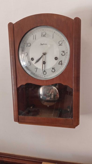 Relógio antigo de parede