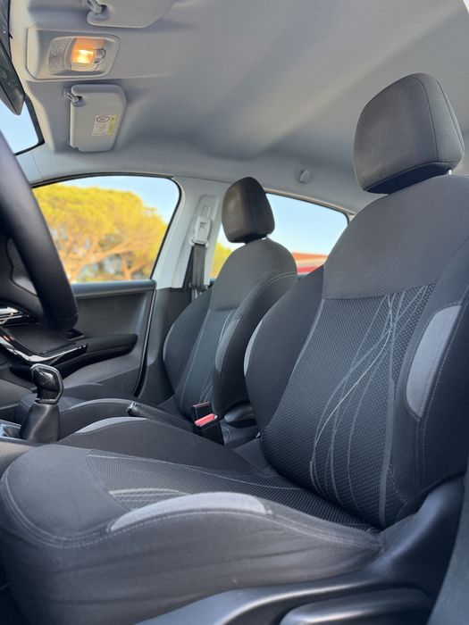 Peugeot 208 1.4 Hdi - 2015 - Garantia 18 meses