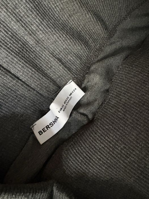 Штани кльош bershka