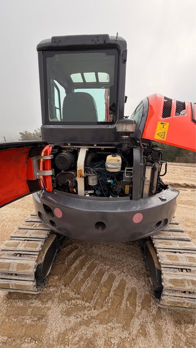Mini giratória / Escavadora Kubota KX 163-5 -5,5 TON - como nova