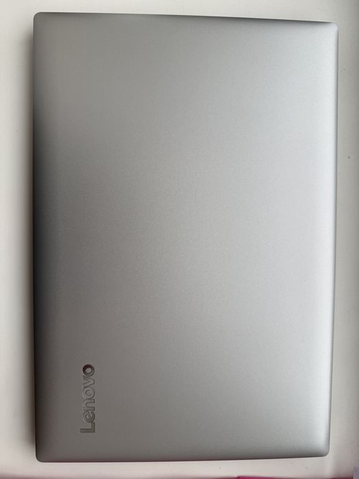 Ноутбук Lenovo IdeaPad 330-15IKB / i5 / 8GB / SSD / 15.6”