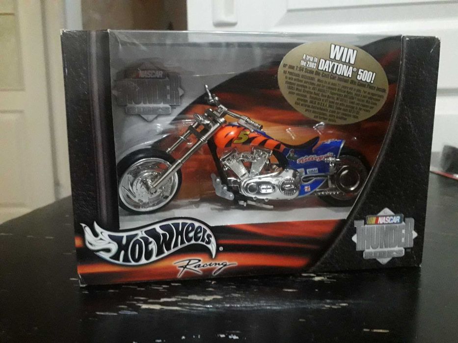 Мотоциклы Hot Wheels Harley Davidsen колекционные Nascar: 536 грн