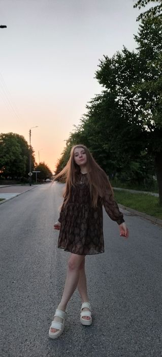 Оригінальна сукня Zara розмір S. Стан ідеальний.