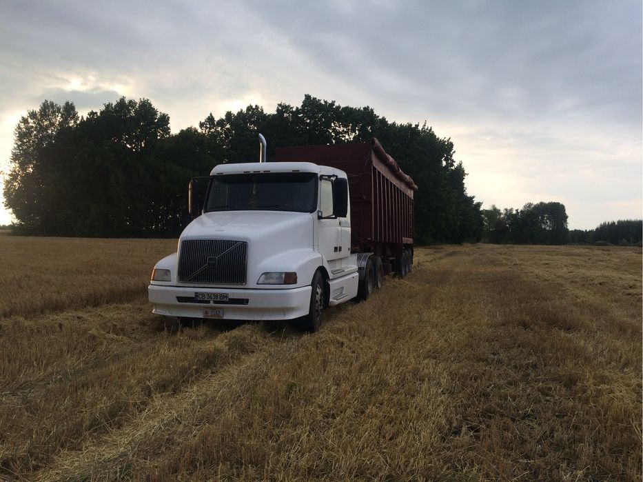 Volvo vnl тягач з причепом, ціна за комплект