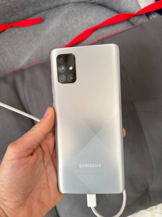 Смартфон Samsung Galaxy A71 (модель SM-A715F/DS)