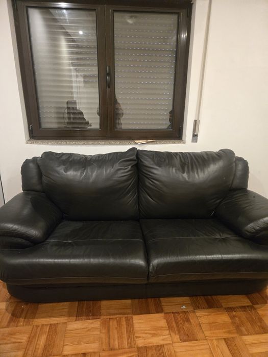 Sofá 3 e 1 lugar em pele