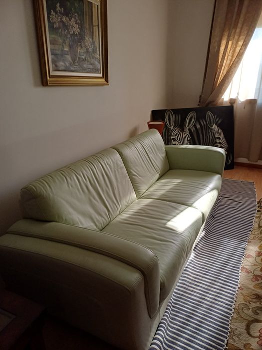 Sofá cabedal quase novo