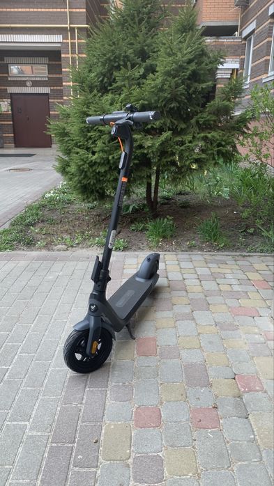 Електросамокат Ninebot  E2 PRO
